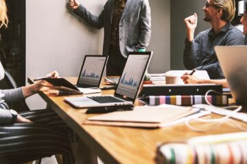 découvrez des activités de team building innovantes pour renforcer la cohésion et l'esprit d'équipe au sein de votre entreprise. engagez vos collaborateurs à travers des expériences uniques et motivantes qui favorisent la collaboration, la communication et la créativité.
